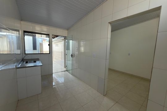 Casa para alugar com 1 quarto, 45m² em Qng 18, Brasília