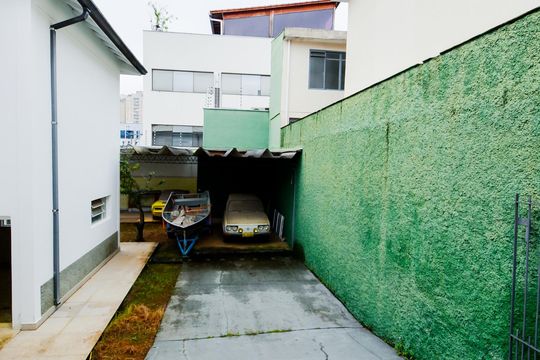Garagem de casa à venda com 3 quartos, 300m² em Centro, Guarulhos