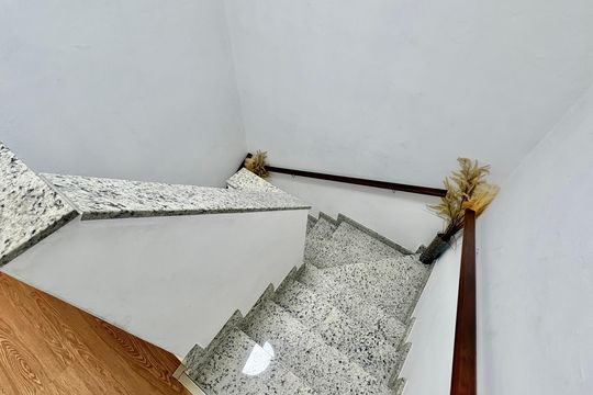 Escadas de casa de condomínio à venda com 3 quartos, 120m² em Cachoeirinha, Belo Horizonte
