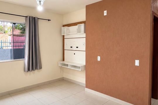 Sala de casa de condomínio para alugar com 1 quarto, 150m² em Jardim Catanduva, São Paulo