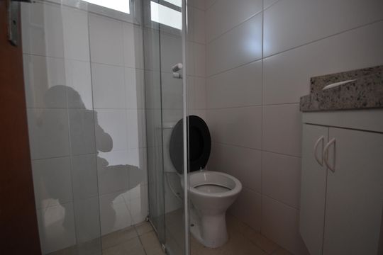 Banheiro de apartamento para alugar com 1 quarto, 22m² em Carandiru, São Paulo