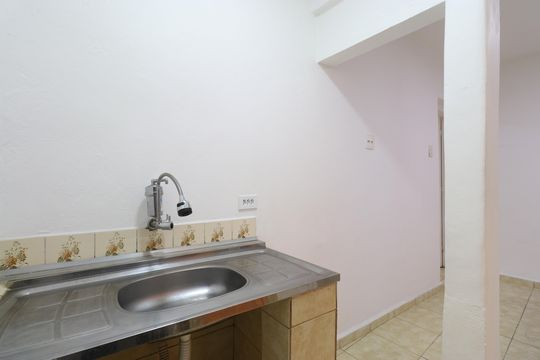 Cozinha  de casa para alugar com 1 quarto, 45m² em Vila Romana, São Paulo