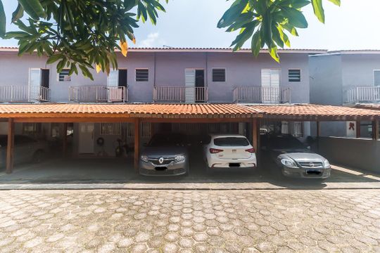 Fachada de casa de condomínio para alugar com 2 quartos, 84m² em Vila Santa Helena, Poá