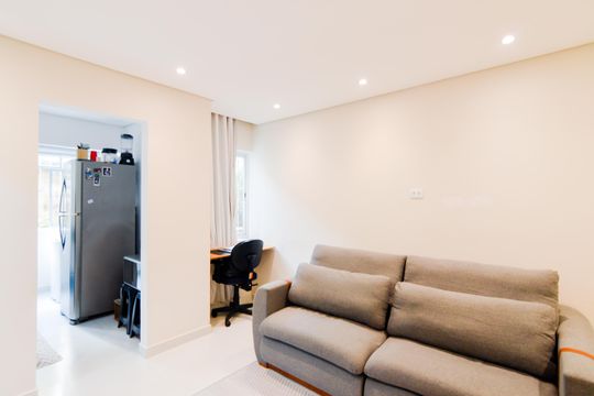 Sala de apartamento à venda com 2 quartos, 55m² em Jardim Cocaia, Guarulhos