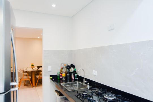 Cozinha de apartamento à venda com 2 quartos, 55m² em Jardim Cocaia, Guarulhos