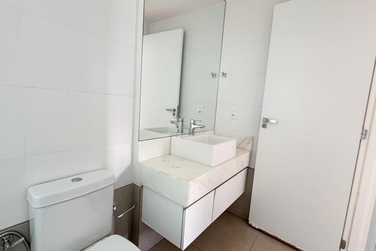 Suíte 1 - Banheiro de apartamento à venda com 2 quartos, 70m² em Funcionários, Belo Horizonte