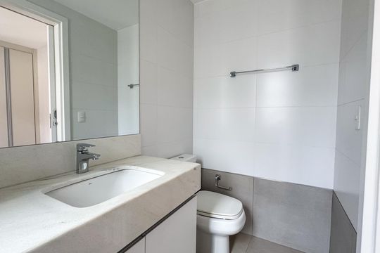 Suíte 2 - Banheiro de apartamento à venda com 2 quartos, 70m² em Funcionários, Belo Horizonte