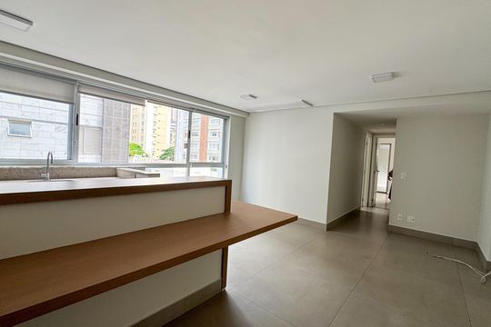 Sala de apartamento à venda com 2 quartos, 70m² em Funcionários, Belo Horizonte