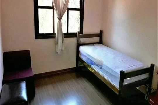 Casa à venda com 4 quartos, 205m² em Jardim das Vertentes, São Paulo