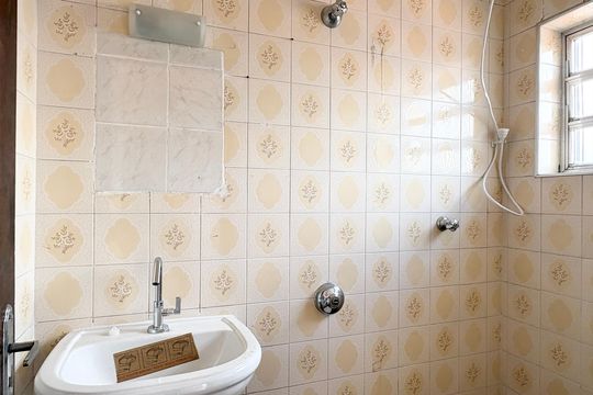 Banheiro de serviço de casa para alugar com 3 quartos, 125m² em Vila Cavaton, São Paulo