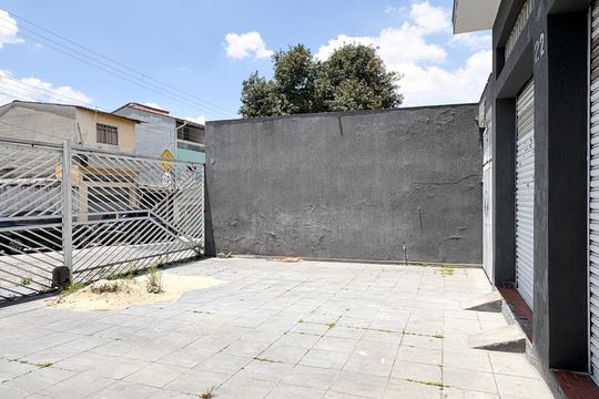 Garagem de casa para alugar com 3 quartos, 125m² em Vila Cavaton, São Paulo