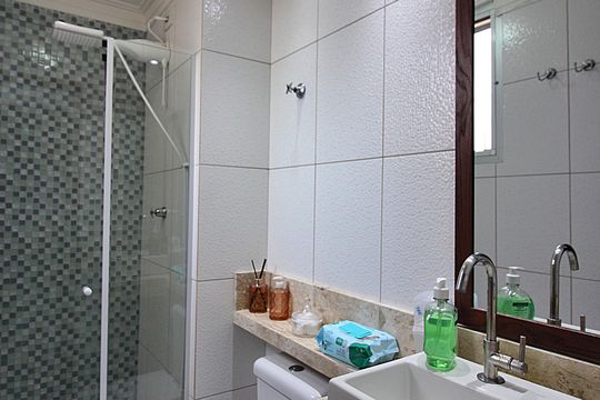 Banheiro Social de apartamento à venda com 2 quartos, 44m² em Santa Terezinha, São Bernardo do Campo