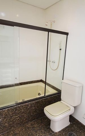 Apartamento para alugar com 264m², 4 quartos e 4 vagasBanheiro Quarto 1 suite  