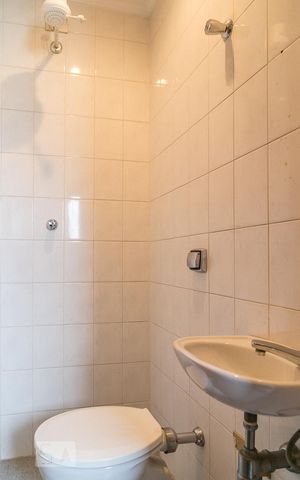 Apartamento para alugar com 136m², 3 quartos e 2 vagas Apartamento para alugar com 136m², 3 quartos e 2 vagasBanheiro de serviço