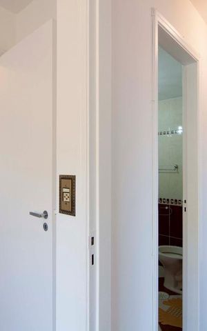 Apartamento à venda com 74m², 2 quartos e 1 vagaQuarto reversivel, area de serviço, banheiro e corredor dos quartos