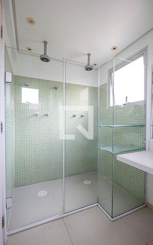 Apartamento para alugar com 136m², 3 quartos e 1 vaga Apartamento para alugar com 136m², 3 quartos e 1 vagaSuíte - Banheiro