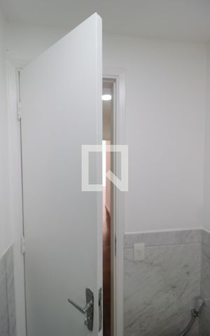 Apartamento para alugar com 90m², 2 quartos e 2 vagas Apartamento para alugar com 90m², 2 quartos e 2 vagasBanheiro