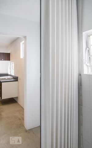 Apartamento à venda com 137m², 2 quartos e 1 vagaÁrea de Serviço (porta sanfonada)