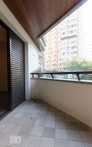 Apartamento à venda com 387m², 4 quartos e 4 vagasSacada Suíte 2 