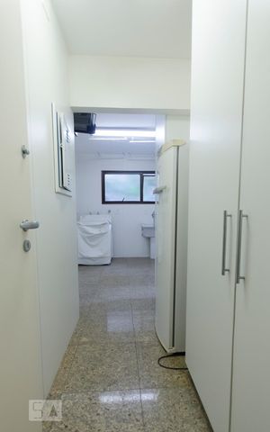 Apartamento à venda com 387m², 4 quartos e 4 vagasLavanderia