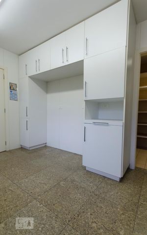 Apartamento à venda com 387m², 4 quartos e 4 vagasCozinha