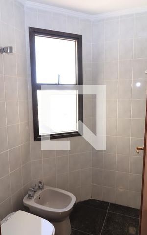 Apartamento para alugar com 216m², 4 quartos e 5 vagasBanheiro da Suíte 2
