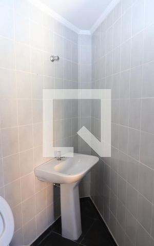 Apartamento para alugar com 216m², 4 quartos e 5 vagasBanheiro de serviço