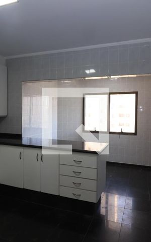 Apartamento para alugar com 216m², 4 quartos e 5 vagasCozinha