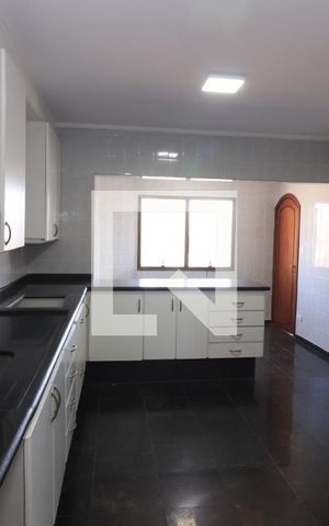 Apartamento para alugar com 216m², 4 quartos e 5 vagasCozinha