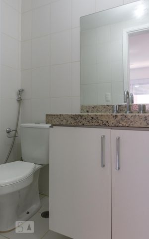 Apartamento para alugar com 62m², 2 quartos e 1 vaga Apartamento para alugar com 62m², 2 quartos e 1 vagaBanheiro da Suíte