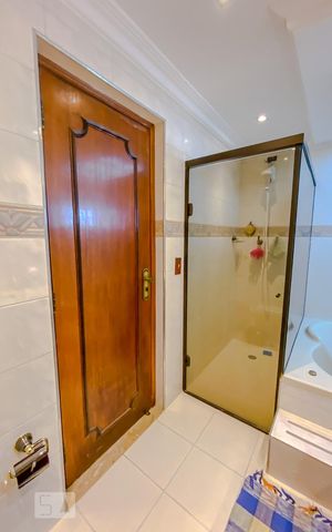 Apartamento à venda com 185m², 3 quartos e 2 vagasBanheiro da Suite 3