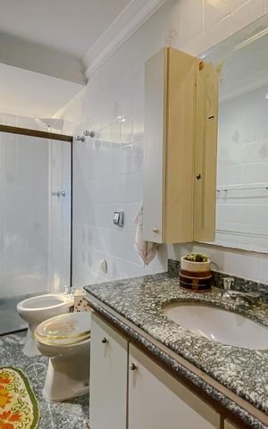 Apartamento à venda com 185m², 3 quartos e 2 vagasBanheiro da Suite