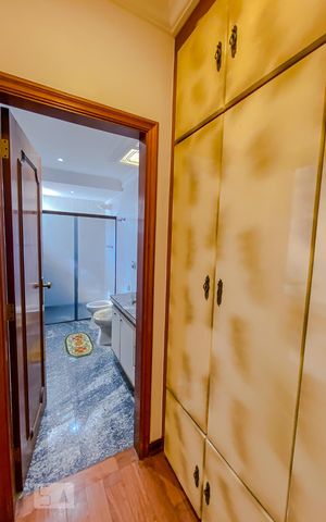 Apartamento à venda com 185m², 3 quartos e 2 vagasCloset da Suite
