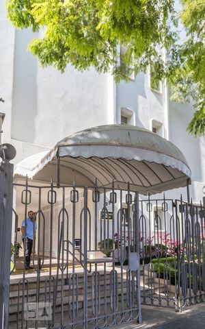 Apartamento à venda com 76m², 2 quartos e 1 vaga Apartamento à venda com 76m², 2 quartos e 1 vagaFachada