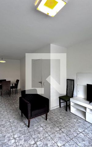 Apartamento à venda com 110m², 3 quartos e 1 vaga Apartamento à venda com 110m², 3 quartos e 1 vagaSala