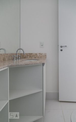 Apartamento à venda com 85m², 2 quartos e 2 vagas Apartamento à venda com 85m², 2 quartos e 2 vagasBanheiro da Suite 2