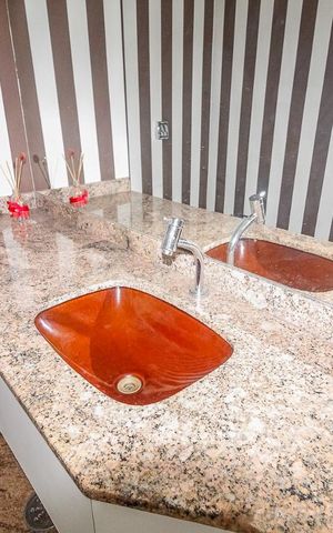 Apartamento à venda com 185m², 3 quartos e 3 vagas Apartamento à venda com 185m², 3 quartos e 3 vagasLavabo