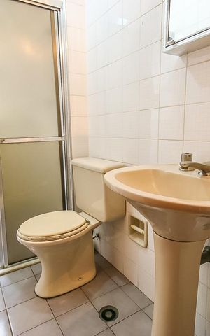 Apartamento à venda com 84m², 3 quartos e 1 vaga Apartamento à venda com 84m², 3 quartos e 1 vagaBanheiro Social
