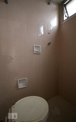 Apartamento à venda com 135m², 3 quartos e 1 vaga Apartamento à venda com 135m², 3 quartos e 1 vagaBanheiro de serviço