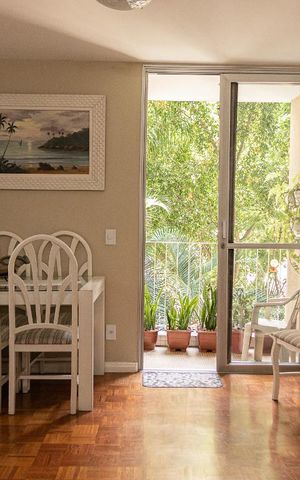 Apartamento à venda com 74m², 2 quartos e 1 vaga Apartamento à venda com 74m², 2 quartos e 1 vagaSala