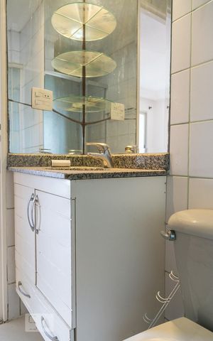 Apartamento para alugar com 64m², 3 quartos e 2 vagas Apartamento para alugar com 64m², 3 quartos e 2 vagasBanheiro