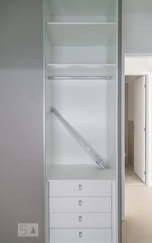 Apartamento para alugar com 60m², 2 quartos e 1 vaga Apartamento para alugar com 60m², 2 quartos e 1 vagaArmário do Quarto 1
