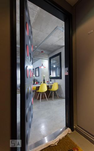 Apartamento para alugar com 70m², 2 quartos e 1 vagaPorta de entrada