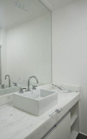 Apartamento à venda com 138m², 3 quartos e 3 vagasbanheiro suíte 2