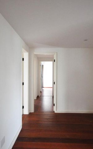 Apartamento à venda com 138m², 3 quartos e 3 vagascorredor 