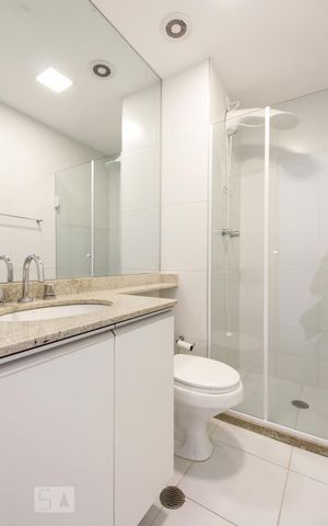 Studio para alugar com 36m², 1 quarto e 1 vaga Studio para alugar com 36m², 1 quarto e 1 vagaBanheiro