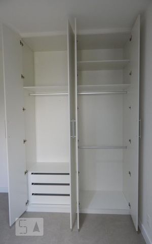 Apartamento para alugar com 41m², 1 quarto e 1 vagaArmário do dormitório