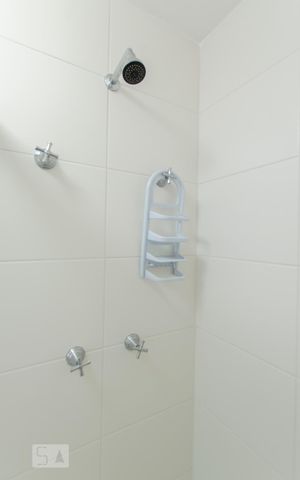 Apartamento à venda com 90m², 2 quartos e 2 vagas Apartamento à venda com 90m², 2 quartos e 2 vagasDetalhe do banheiro