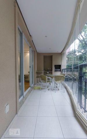 Apartamento à venda com 130m², 3 quartos e 2 vagasSacada Sala / Suíte 1