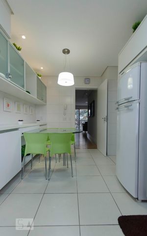 Apartamento à venda com 130m², 3 quartos e 2 vagasCozinha